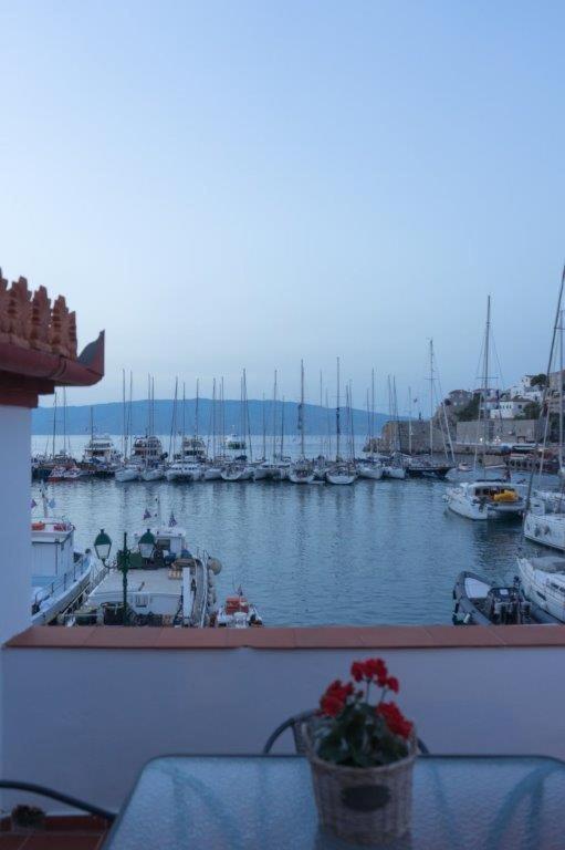 In Hydra Apartment Luaran gambar